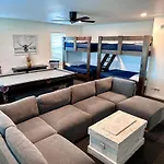 Wine Country Modern Farmhouse With Heated Pool, Hot Tub, Cybertruck