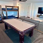 Wine Country Modern Farmhouse With Heated Pool, Hot Tub, Cybertruck