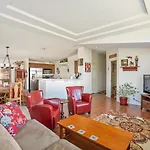 Sirena Vineyard Resort - 3 Bedroom Guest House