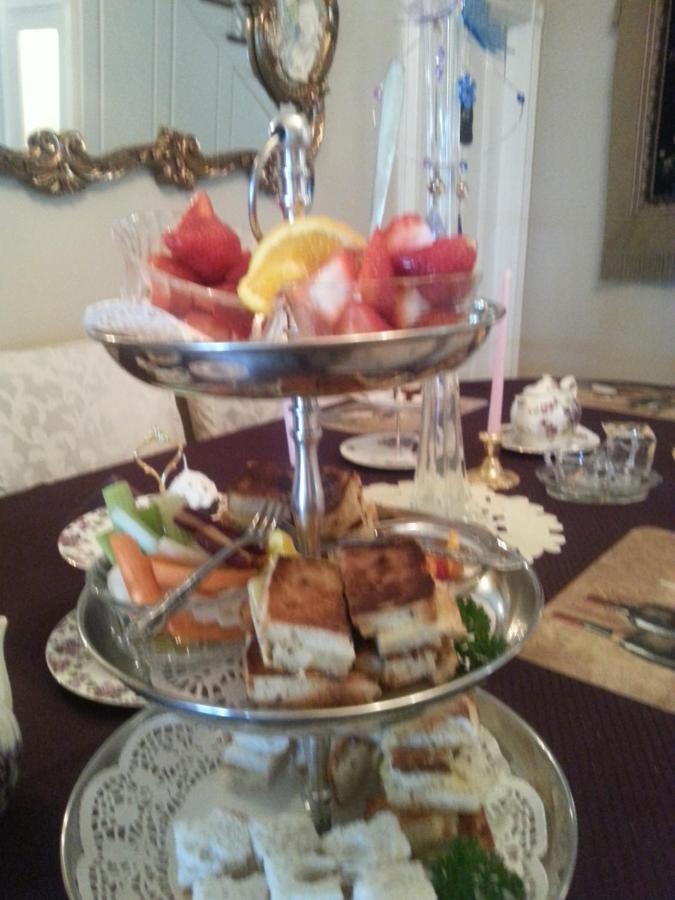Bed & Breakfast Serenity Tea House *
