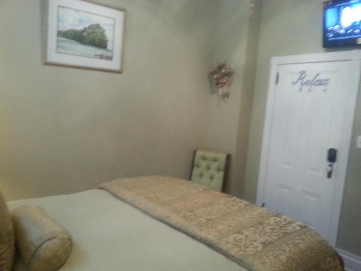 Serenity Tea House Bed & Breakfast *