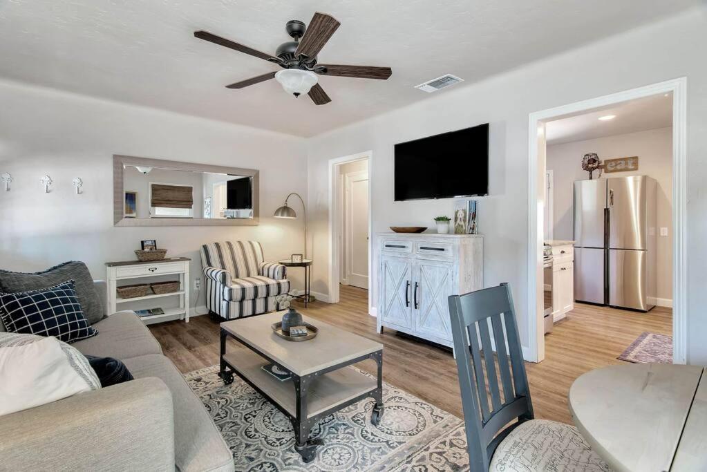 Holiday home Rose Getaway Close To Downtown 2 Bed/1 Bath Paso Robles