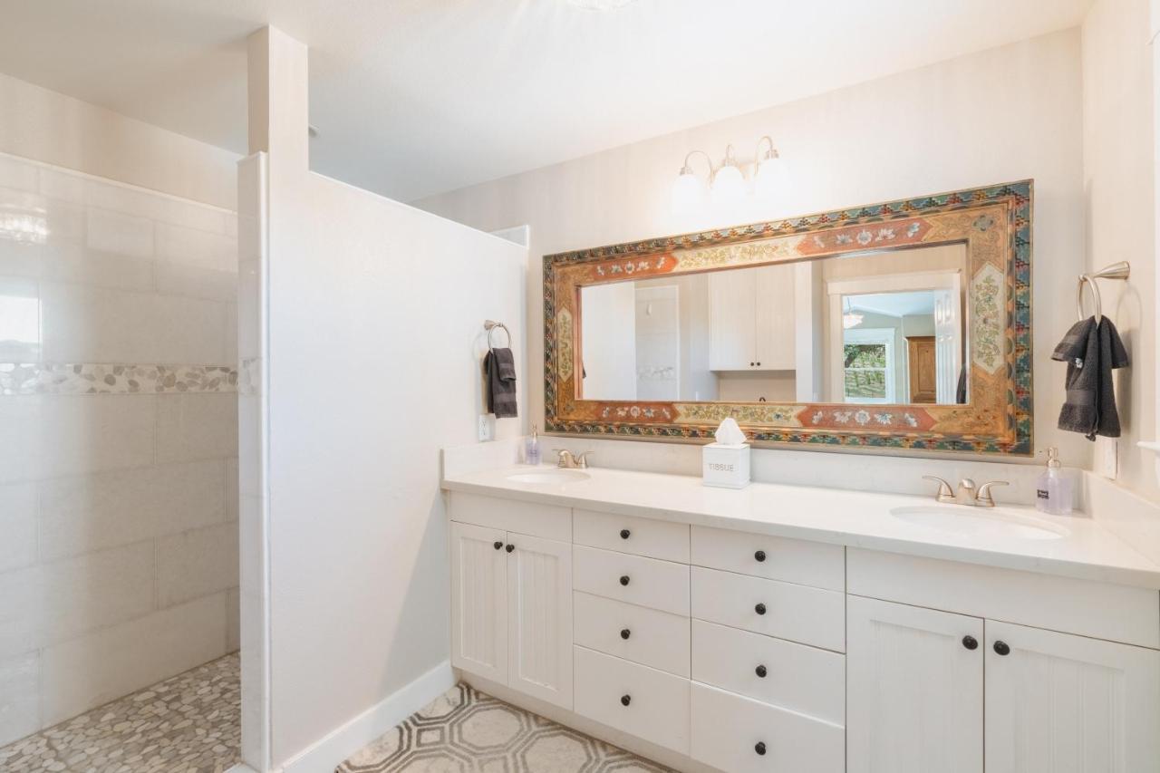 Wine Country Modern With Heated Pool, Hot Tub, Cybertruck