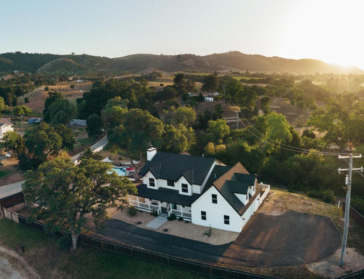 Wine Country Modern With Heated Pool, Hot Tub, Cybertruck