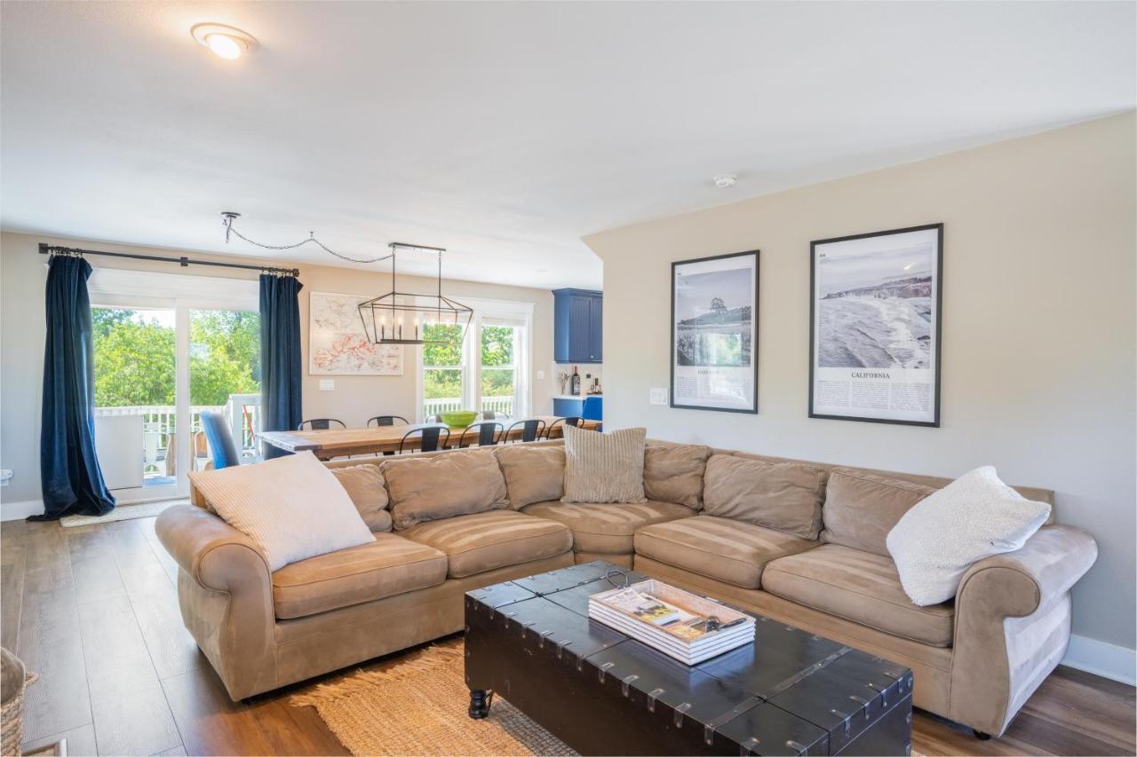 Wine Country Modern With Heated Pool, Hot Tub, Cybertruck Holiday home