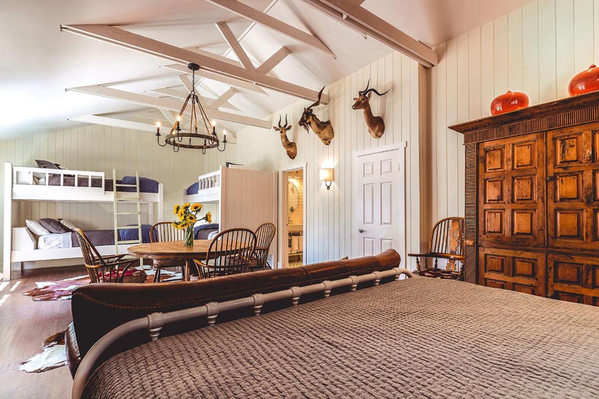 Hotel Stables *