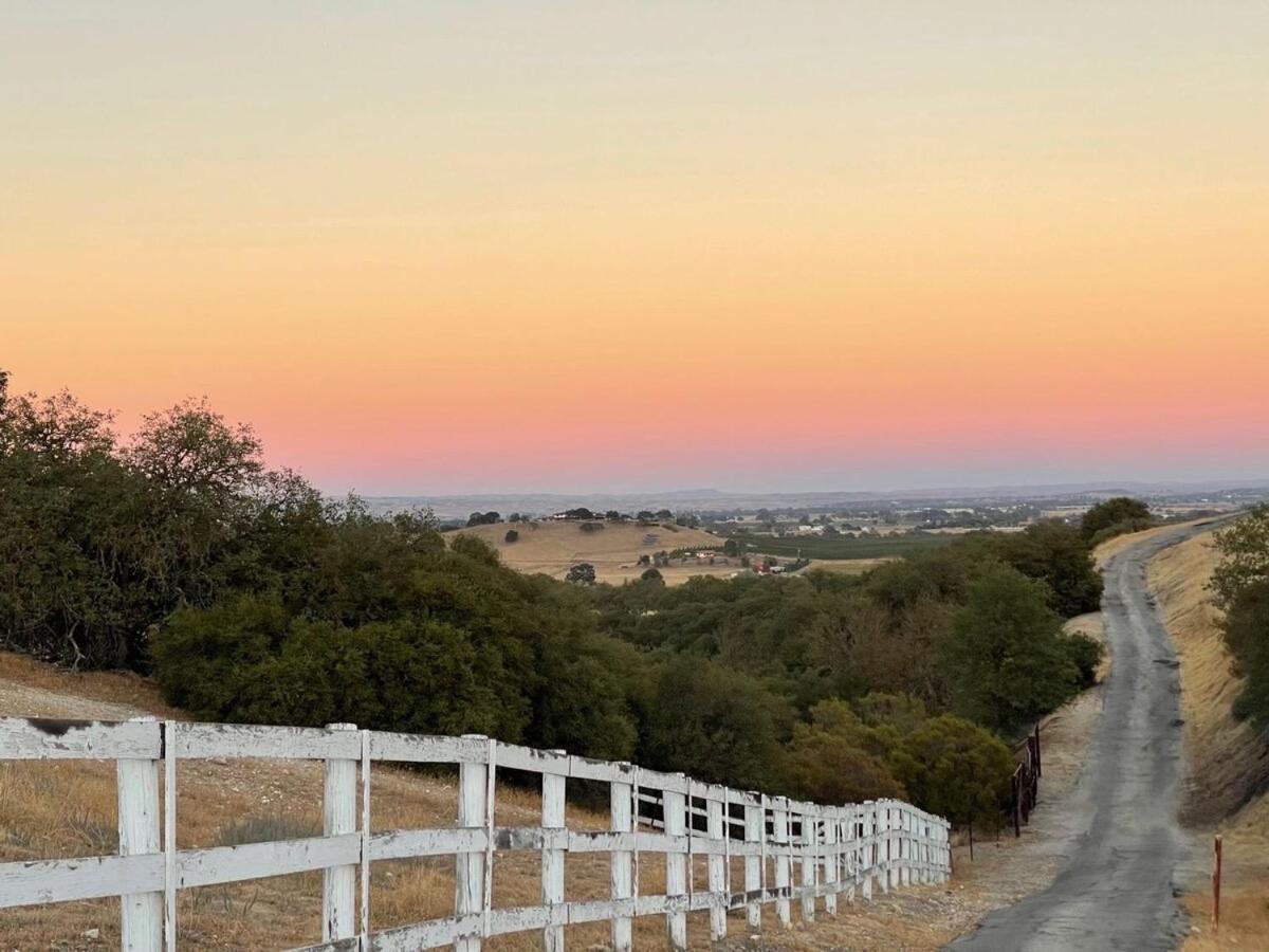 Villa Amazing Views! 6br Wine Country & Farm Experience!