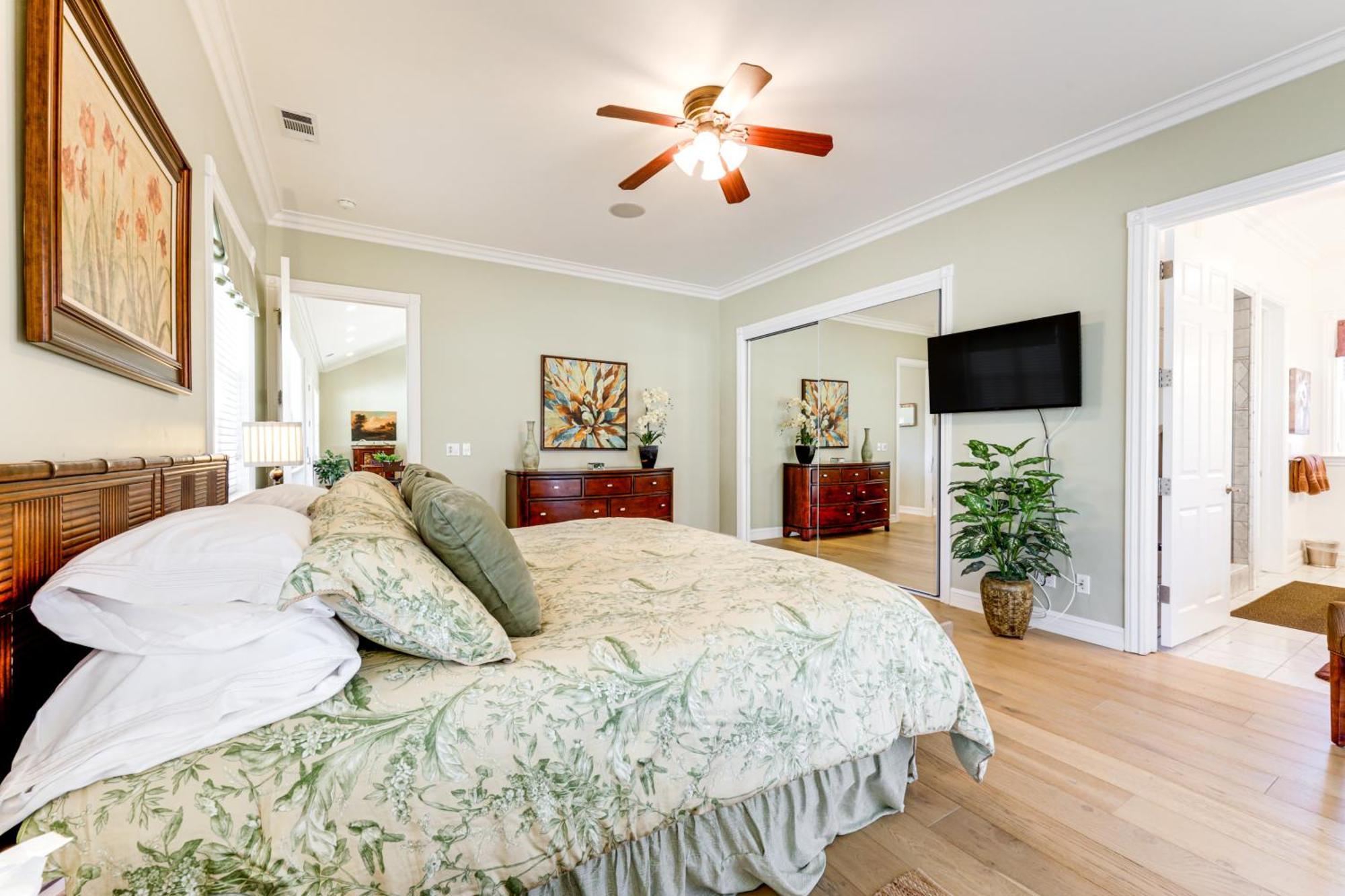 Holiday home Gem With On-site Vineyard Pets Welcome!