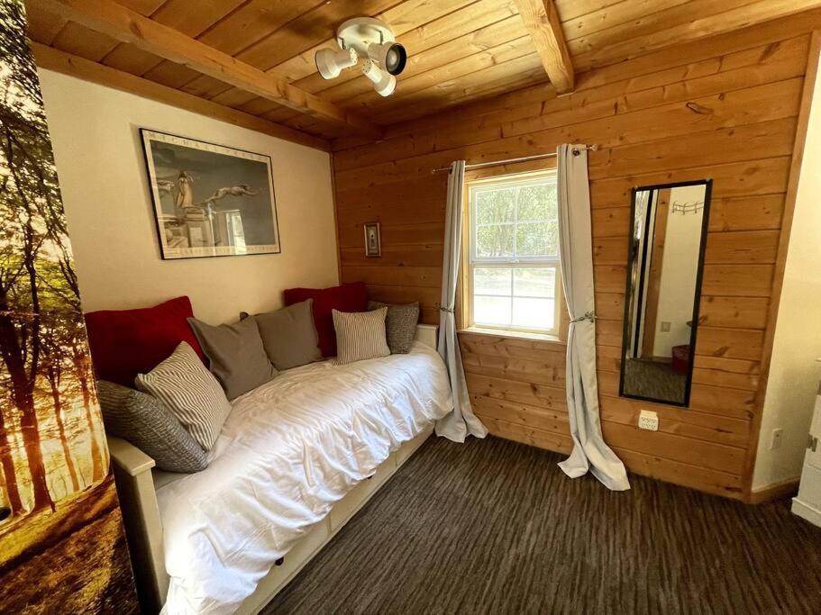 In The Oaks! Private Spa! Outdoor Shower