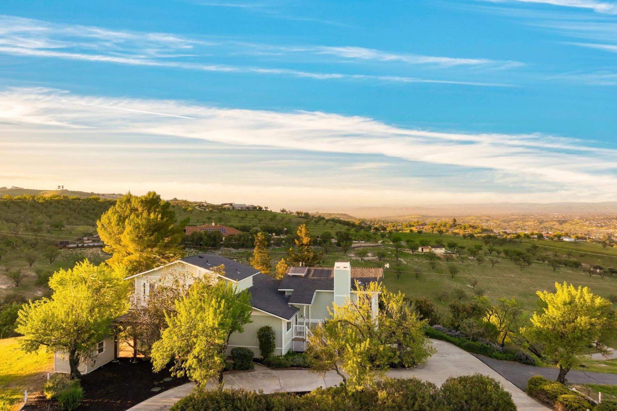 Hilltop By Avantstay Countryside Escape W Views Holiday home
