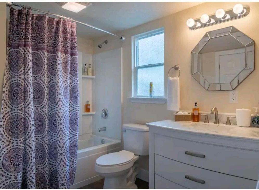 Holiday home Downtown 2bd 2ba House In *
