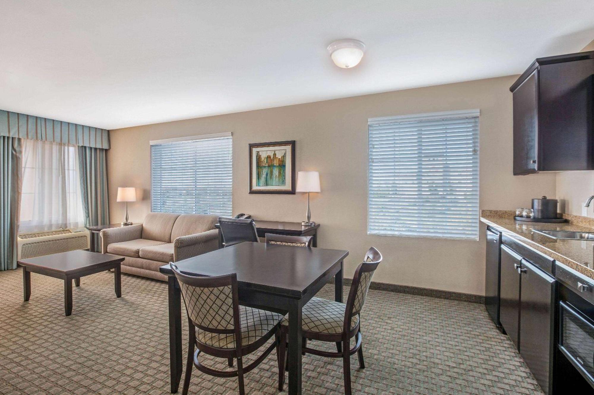 Hotel La Quinta By Wyndham 3*