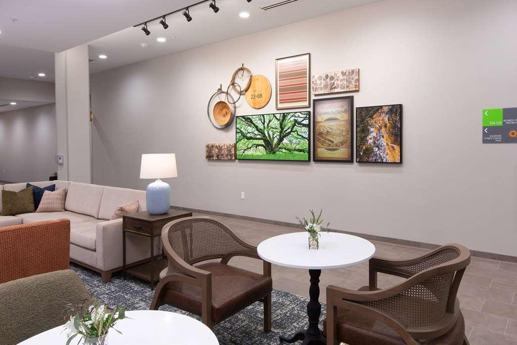 La Quinta By Wyndham Hotel