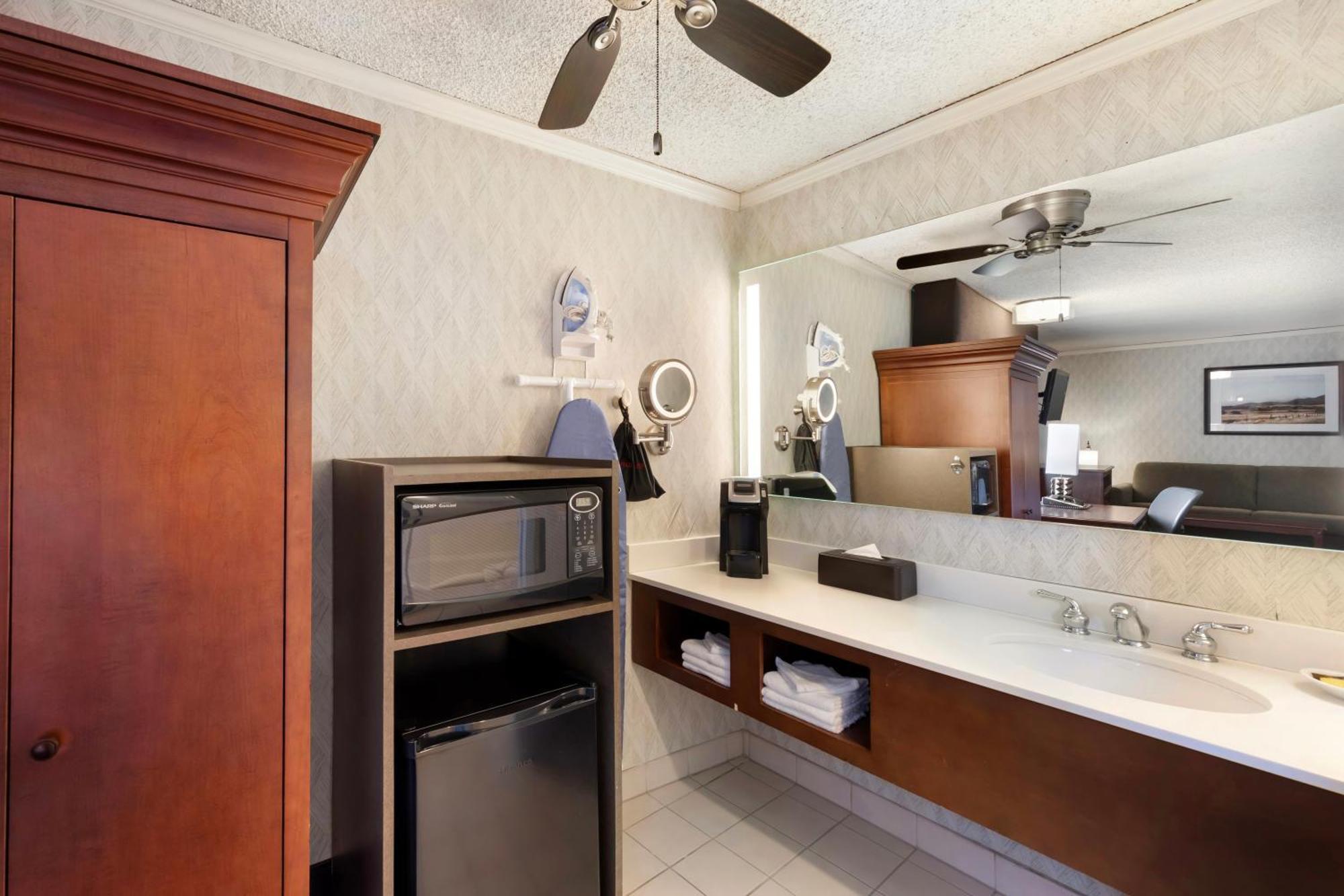 Best Western Plus Black Oak Hotel Paso Robles