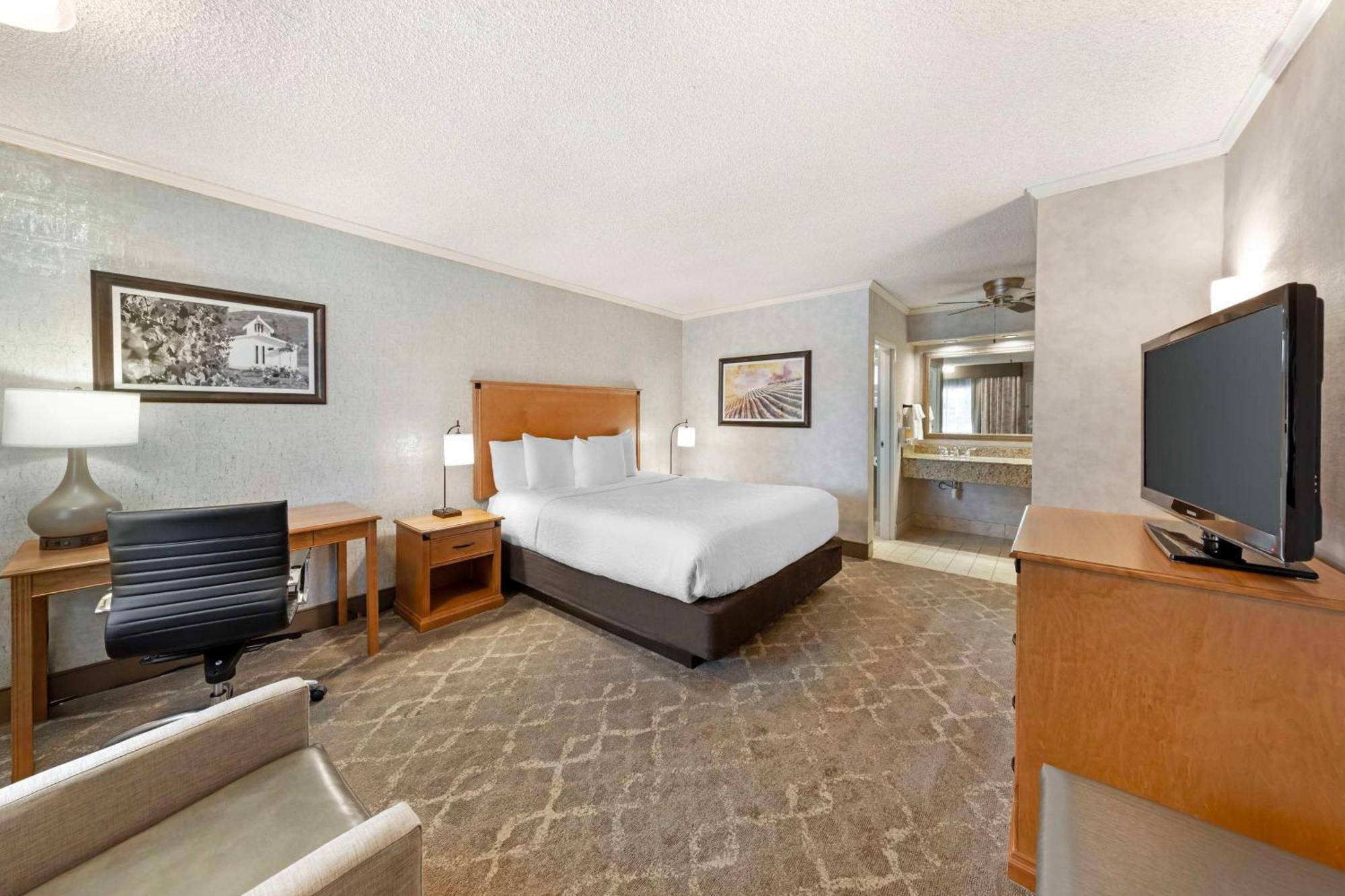 Best Western Plus Black Oak Hotel Paso Robles