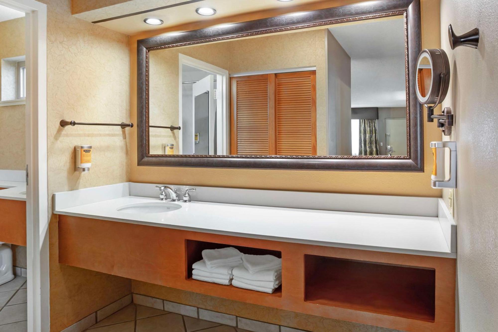 Best Western Plus Black Oak Hotel Paso Robles