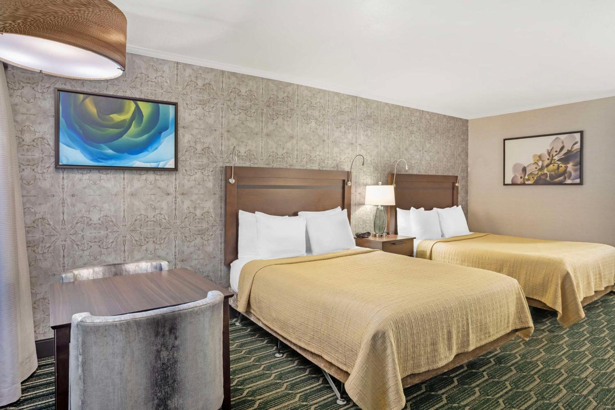 Best Western Plus Black Oak 3*