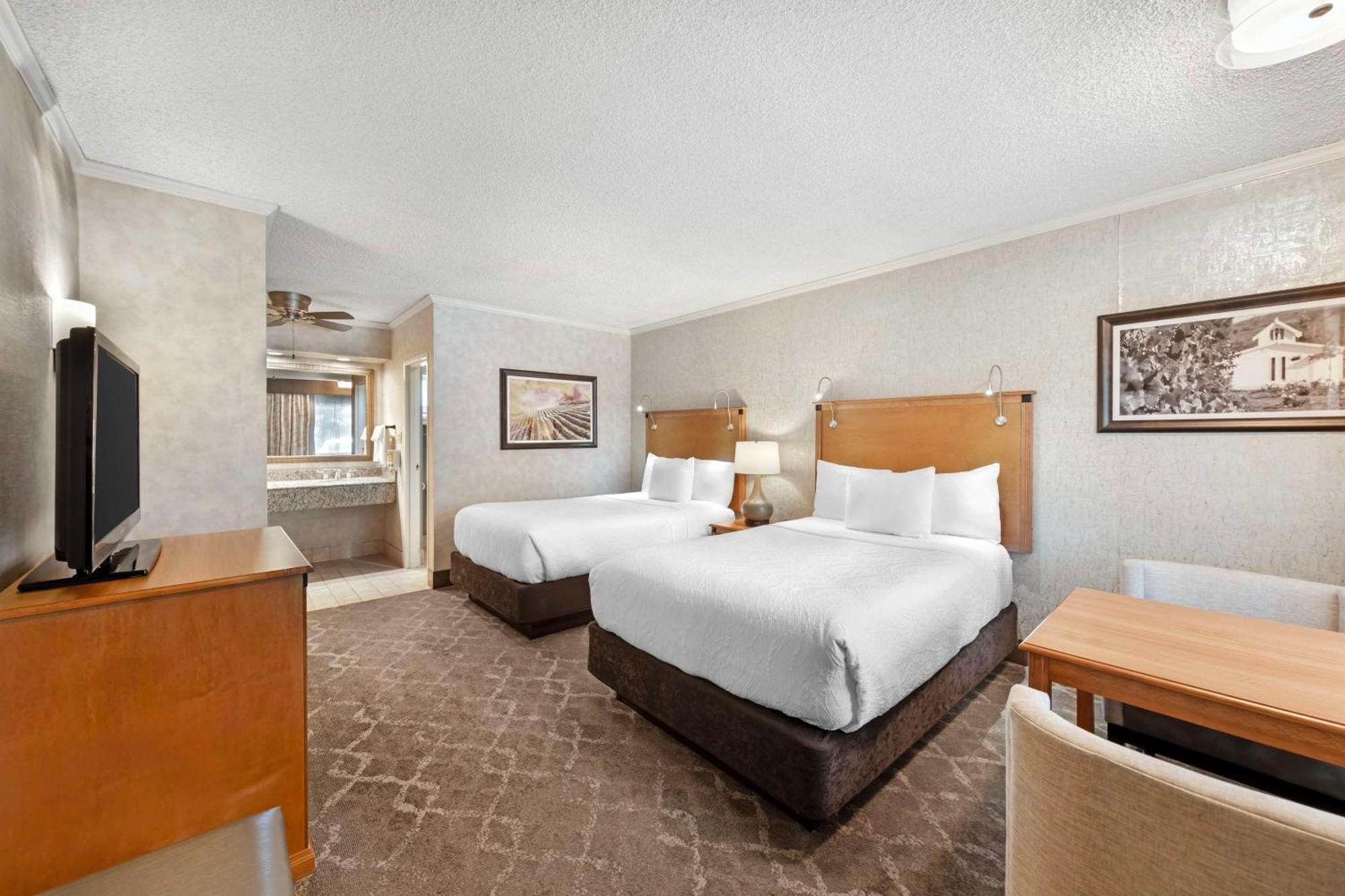 Best Western Plus Black Oak 3*