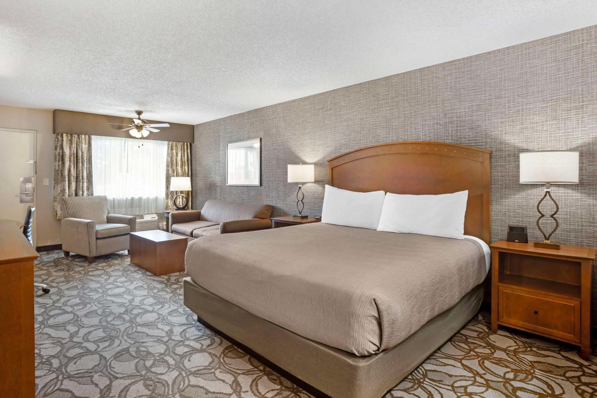 Hotel Best Western Plus Black Oak 3*