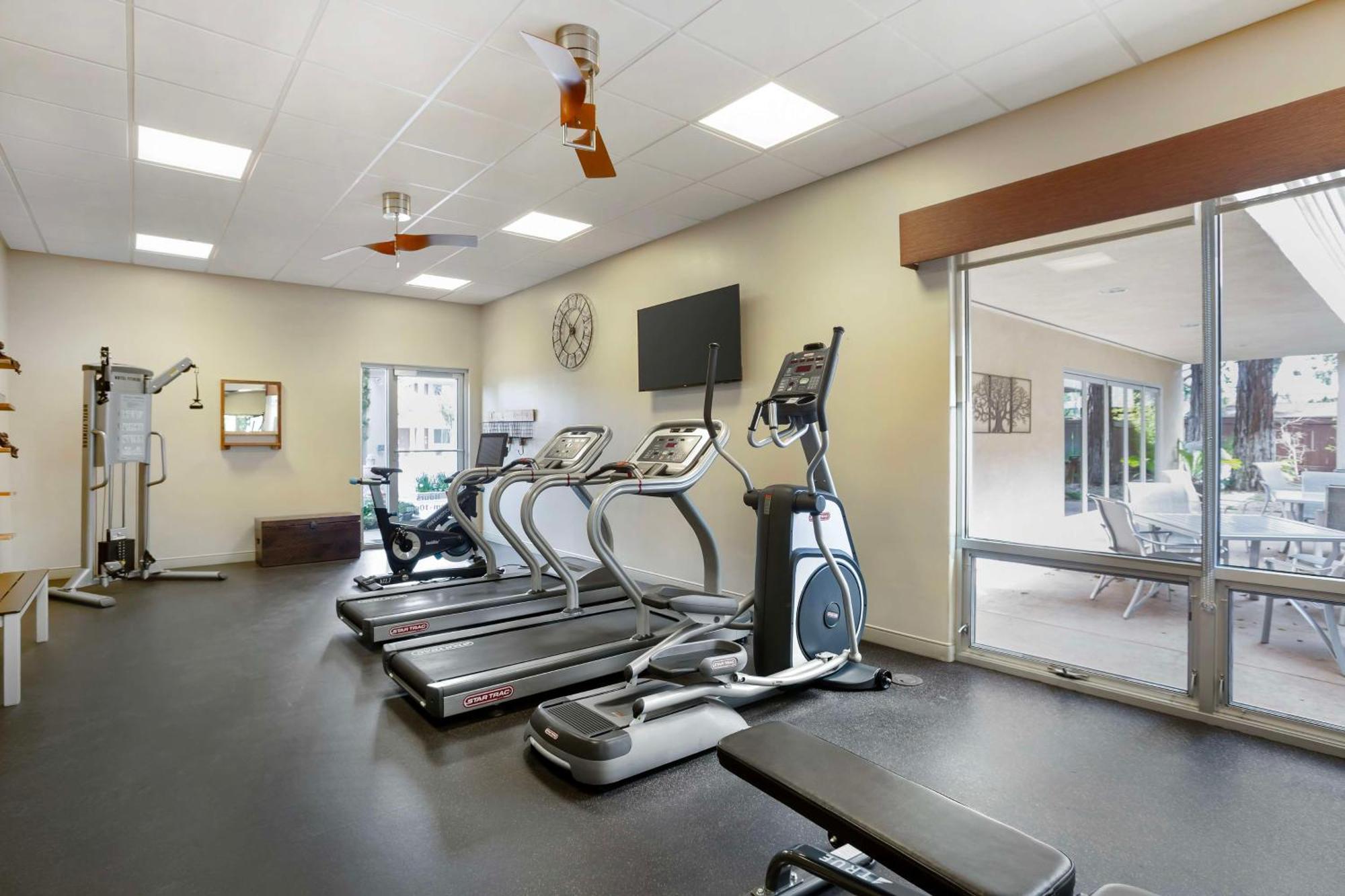 Best Western Plus Black Oak Hotel
