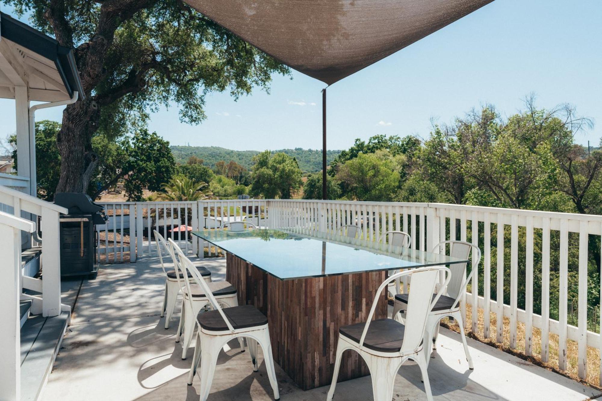 Wine Country Modern With Heated Pool, Hot Tub, Cybertruck *