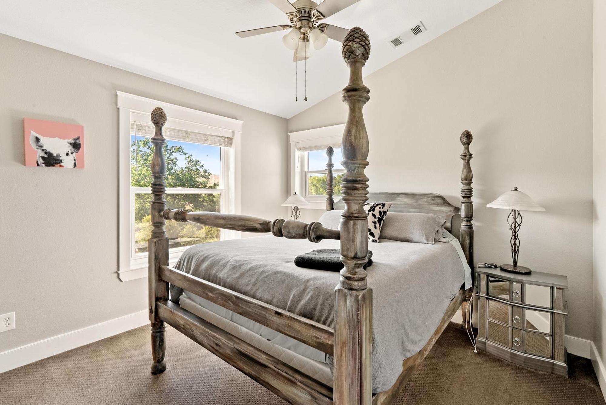 Wine Country Modern With Heated Pool, Hot Tub, Cybertruck Holiday home