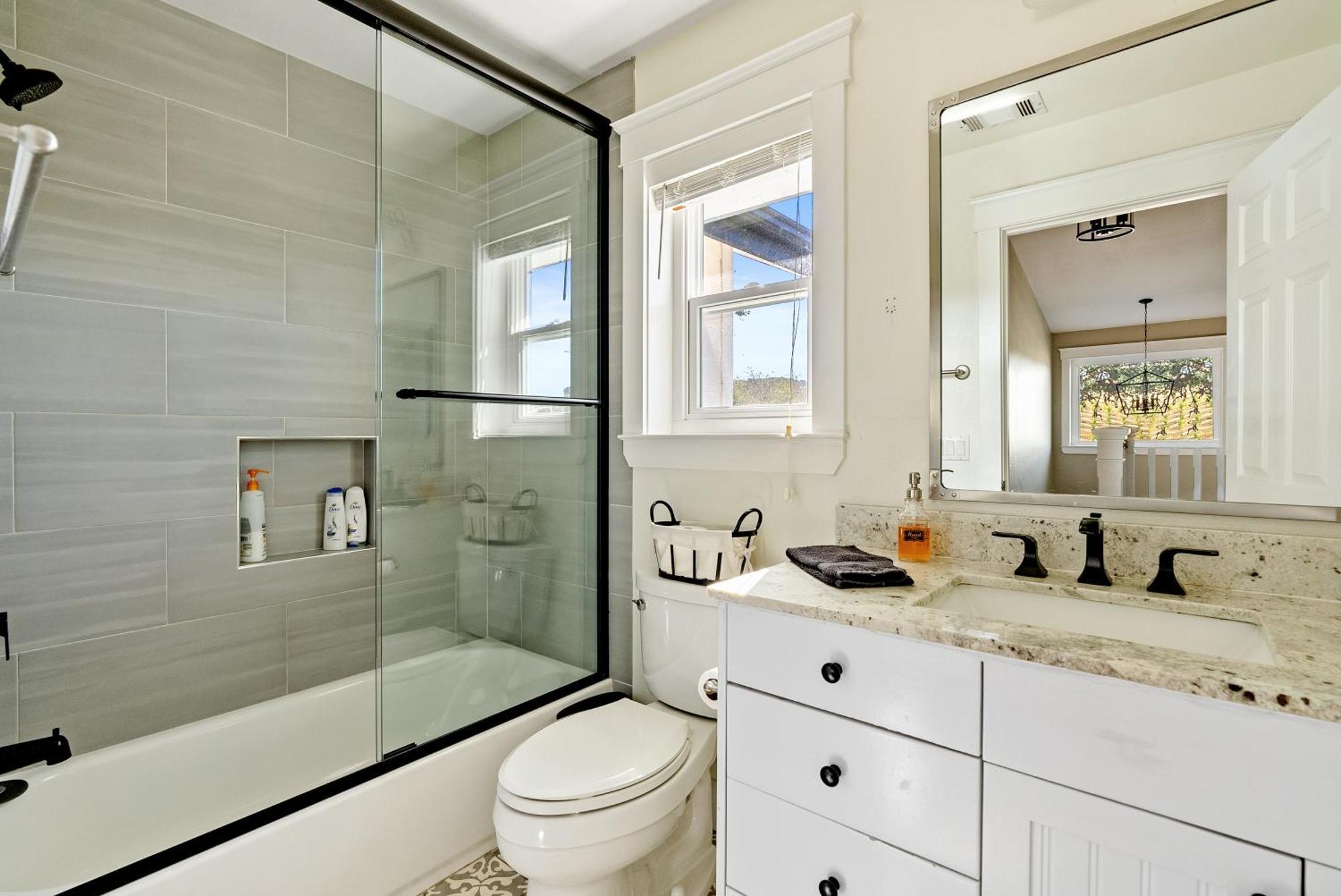 Wine Country Modern With Heated Pool, Hot Tub, Cybertruck