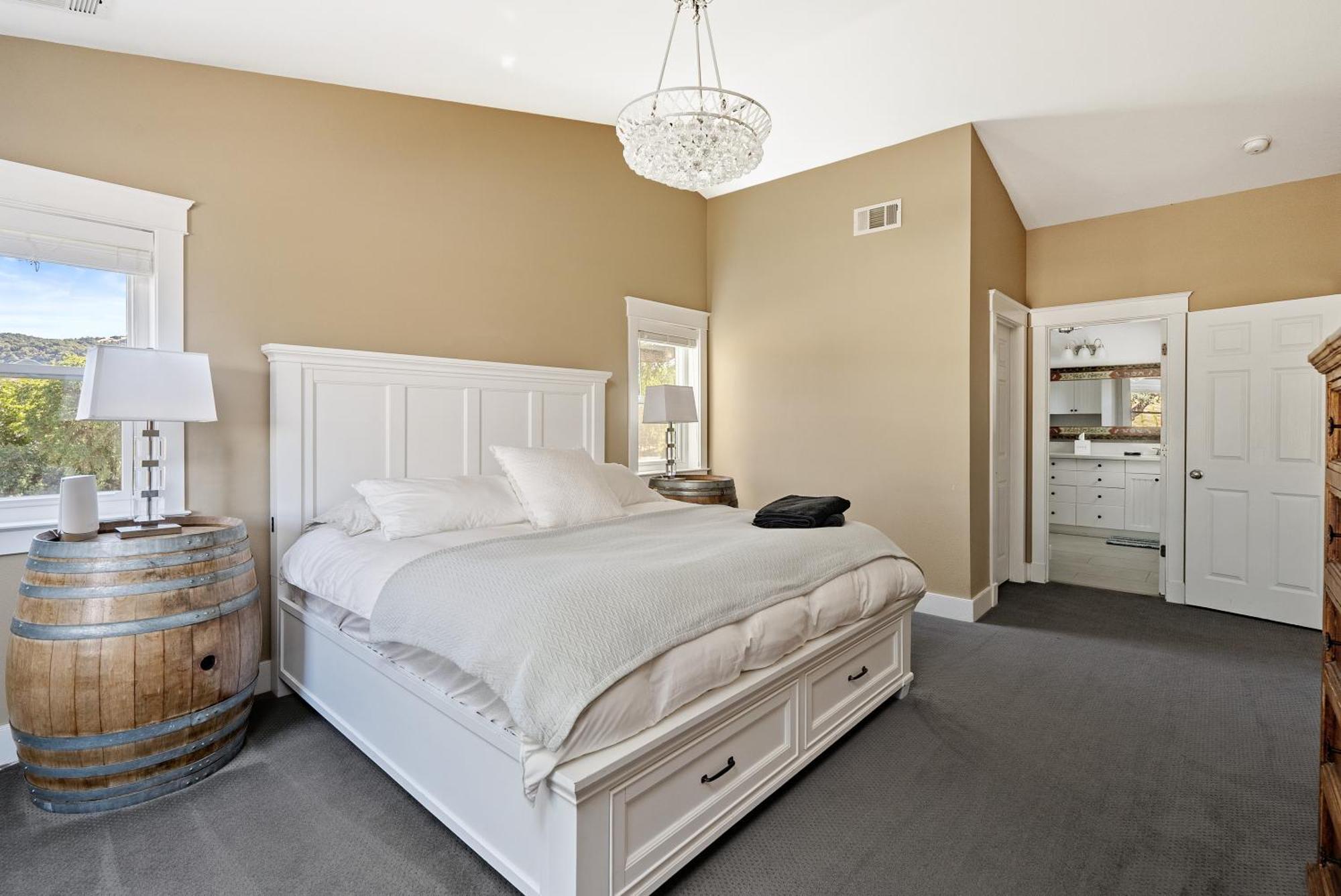 Holiday home Wine Country Modern With Heated Pool, Hot Tub, Cybertruck Paso Robles
