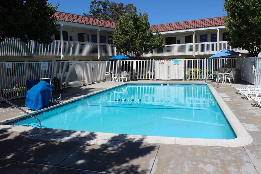 6-paso Robles, Ca Hotel