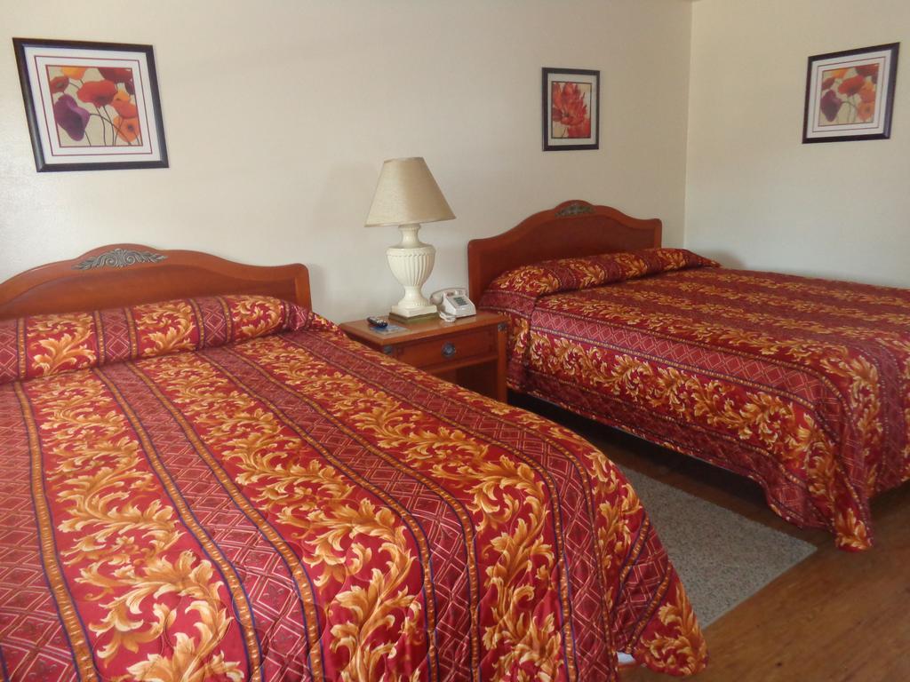Farmhouse Motel Motel