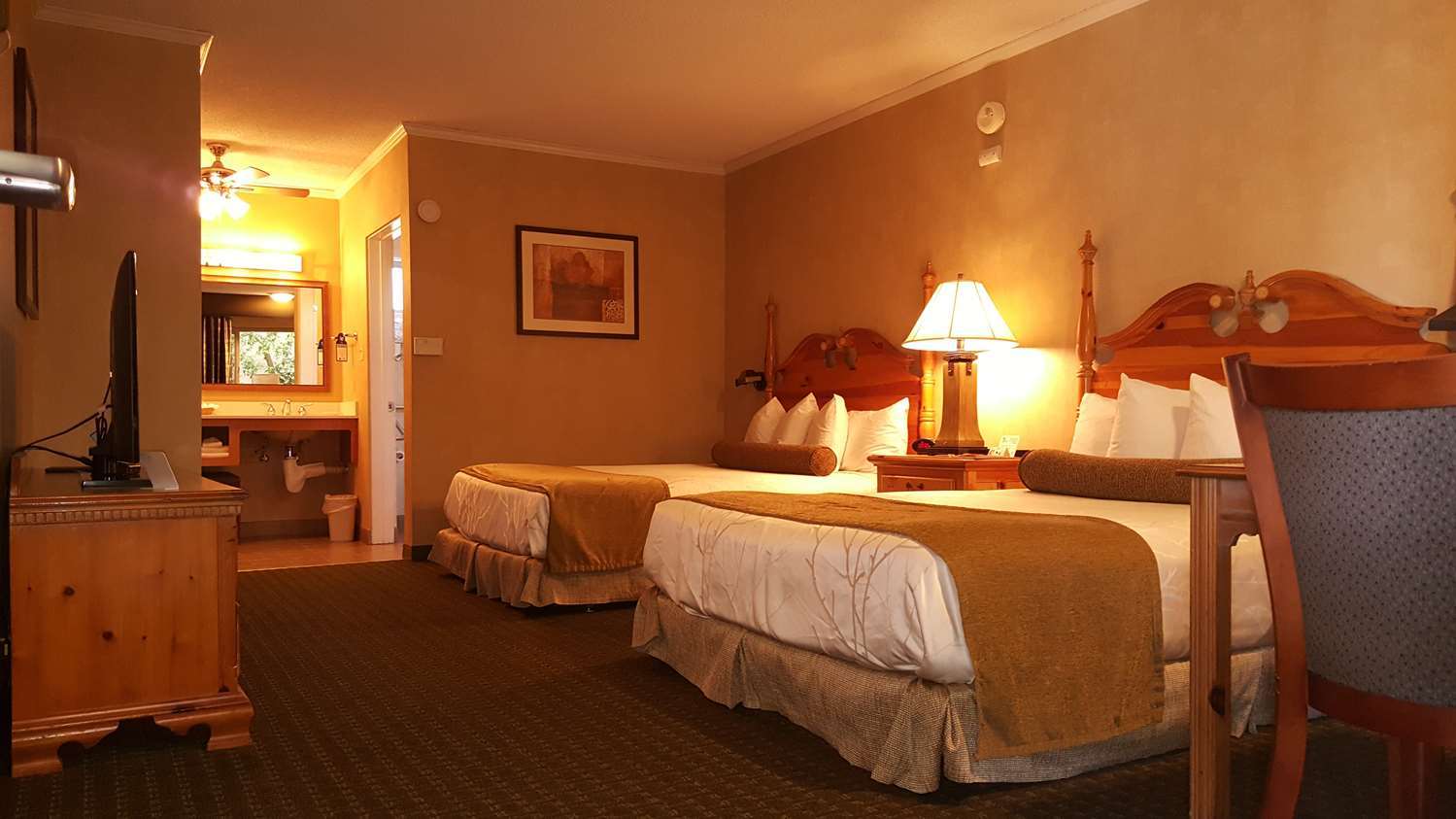 Best Western Plus Black Oak Hotel