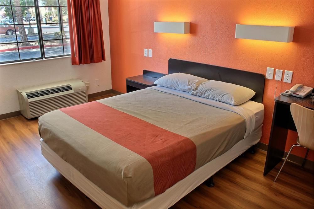 Hotel 6-paso Robles, Ca 2*