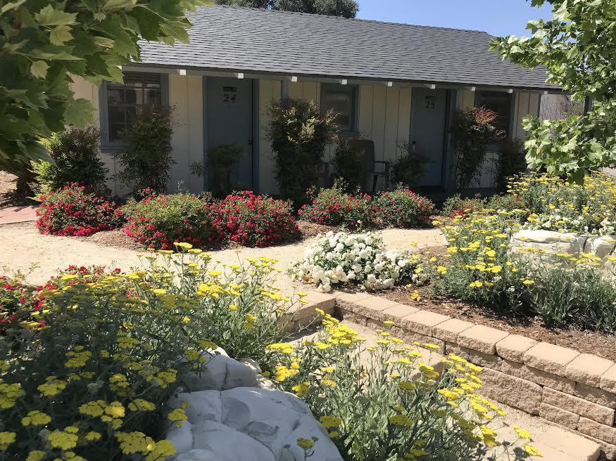 Farmhouse Motel 3*