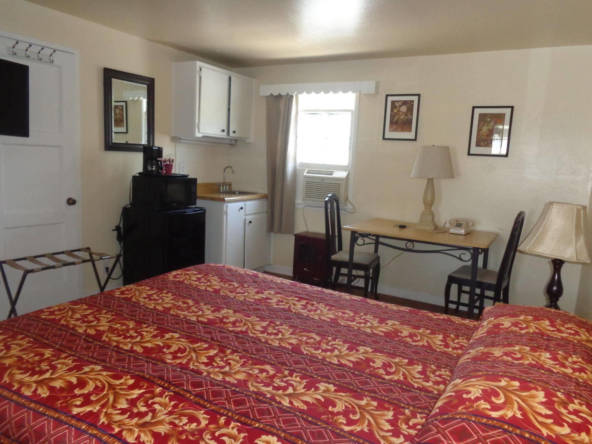 Motel Farmhouse Motel Paso Robles