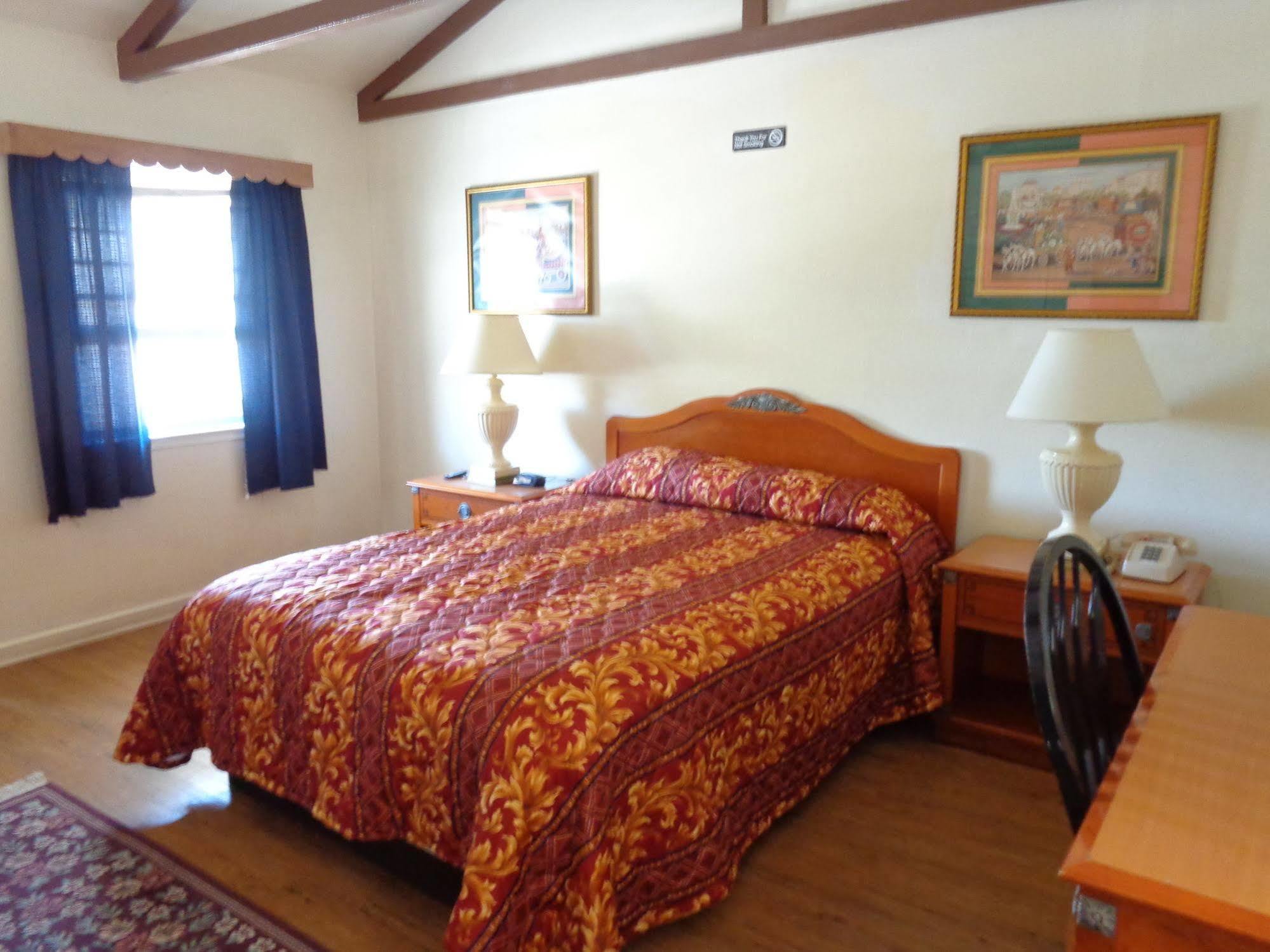 Motel Farmhouse Motel Paso Robles