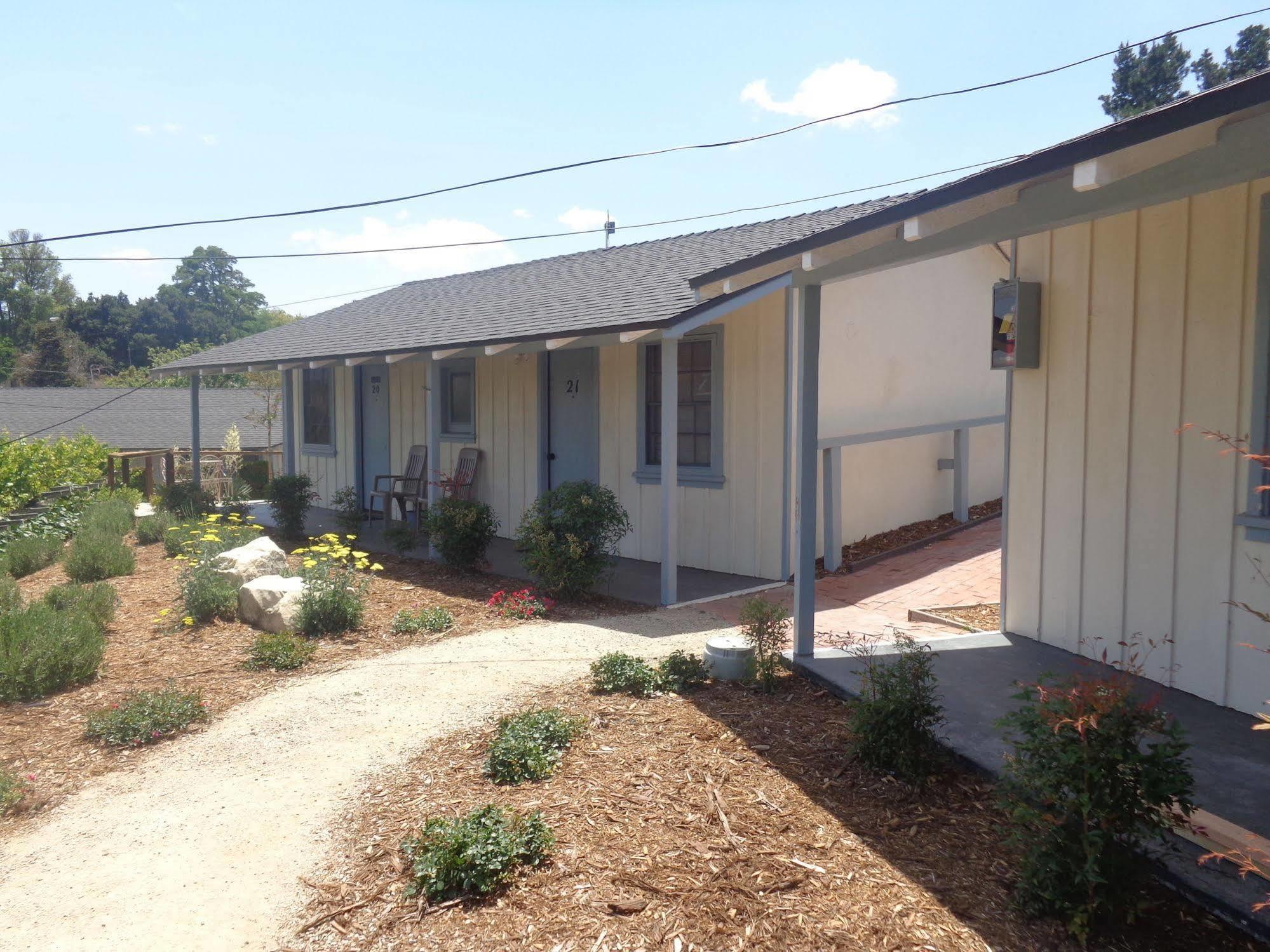 Farmhouse Motel