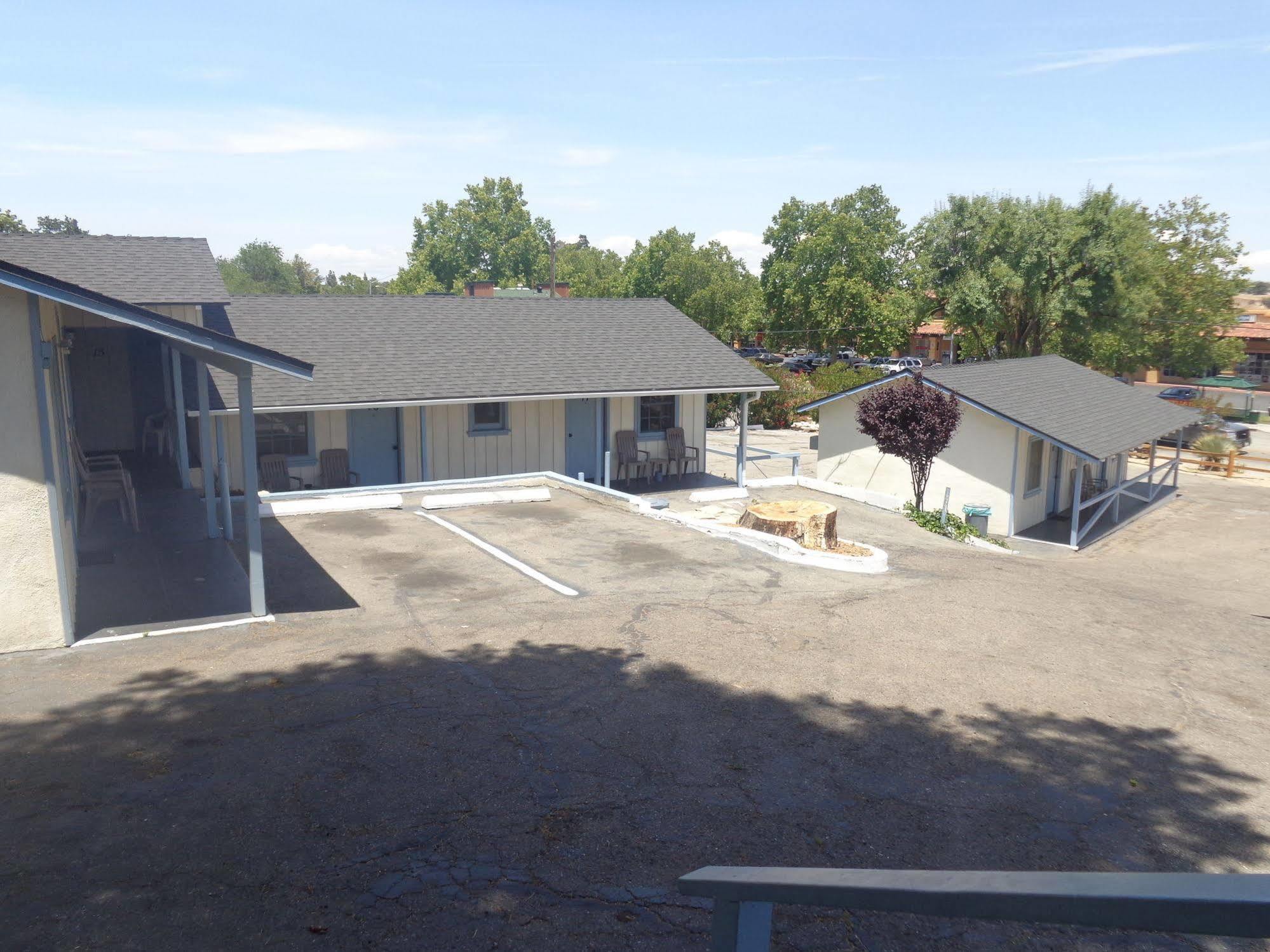 Farmhouse Motel Motel 3*