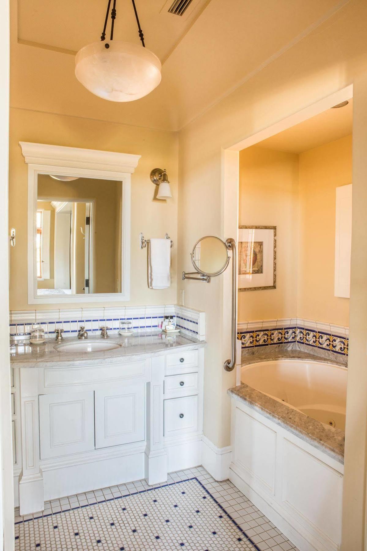 Calipaso Winery & Bed & Breakfast