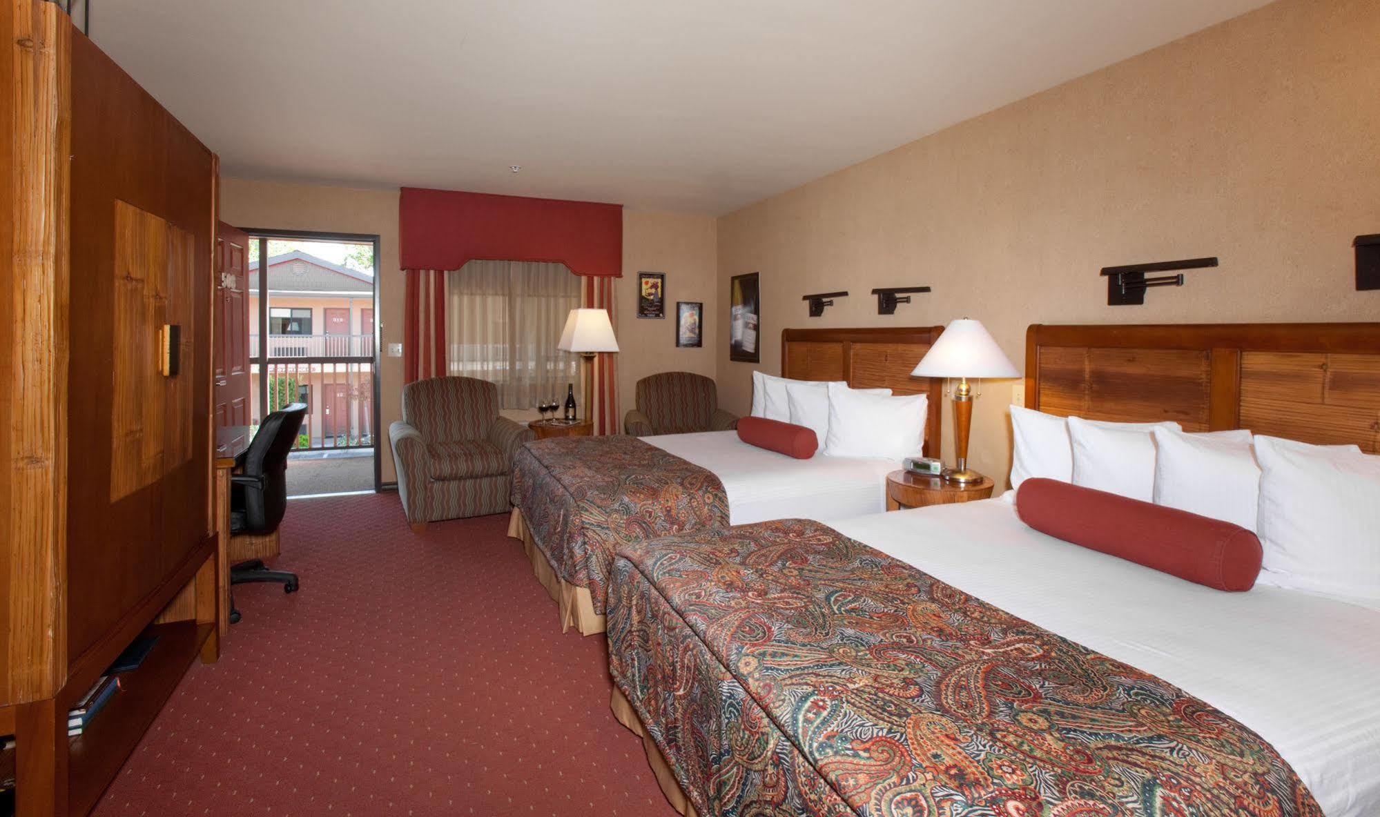 Adelaide Hotel 3*