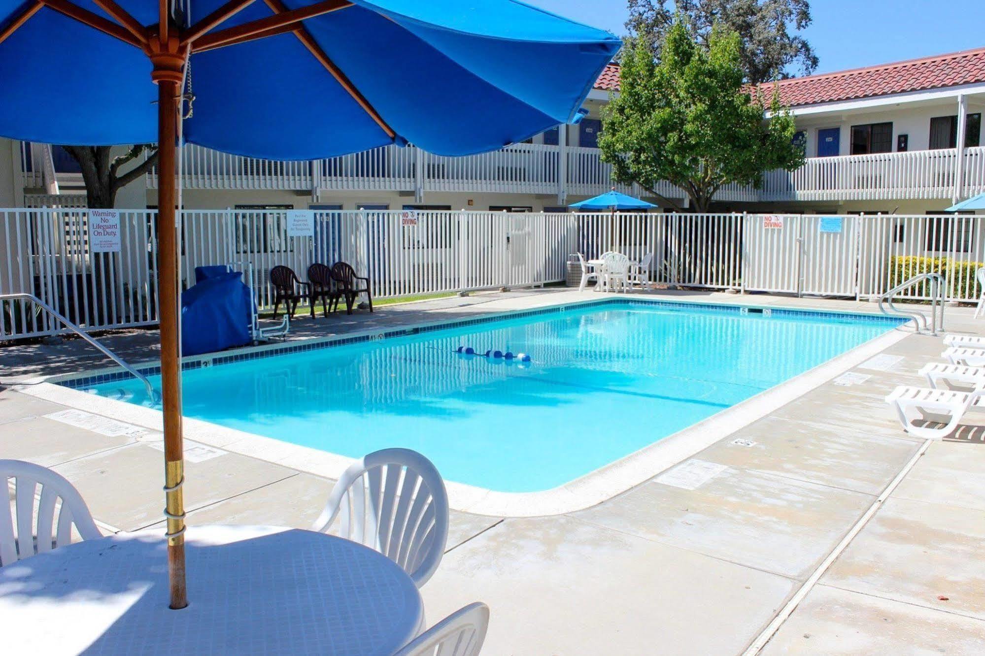 6-paso Robles, Ca Hotel