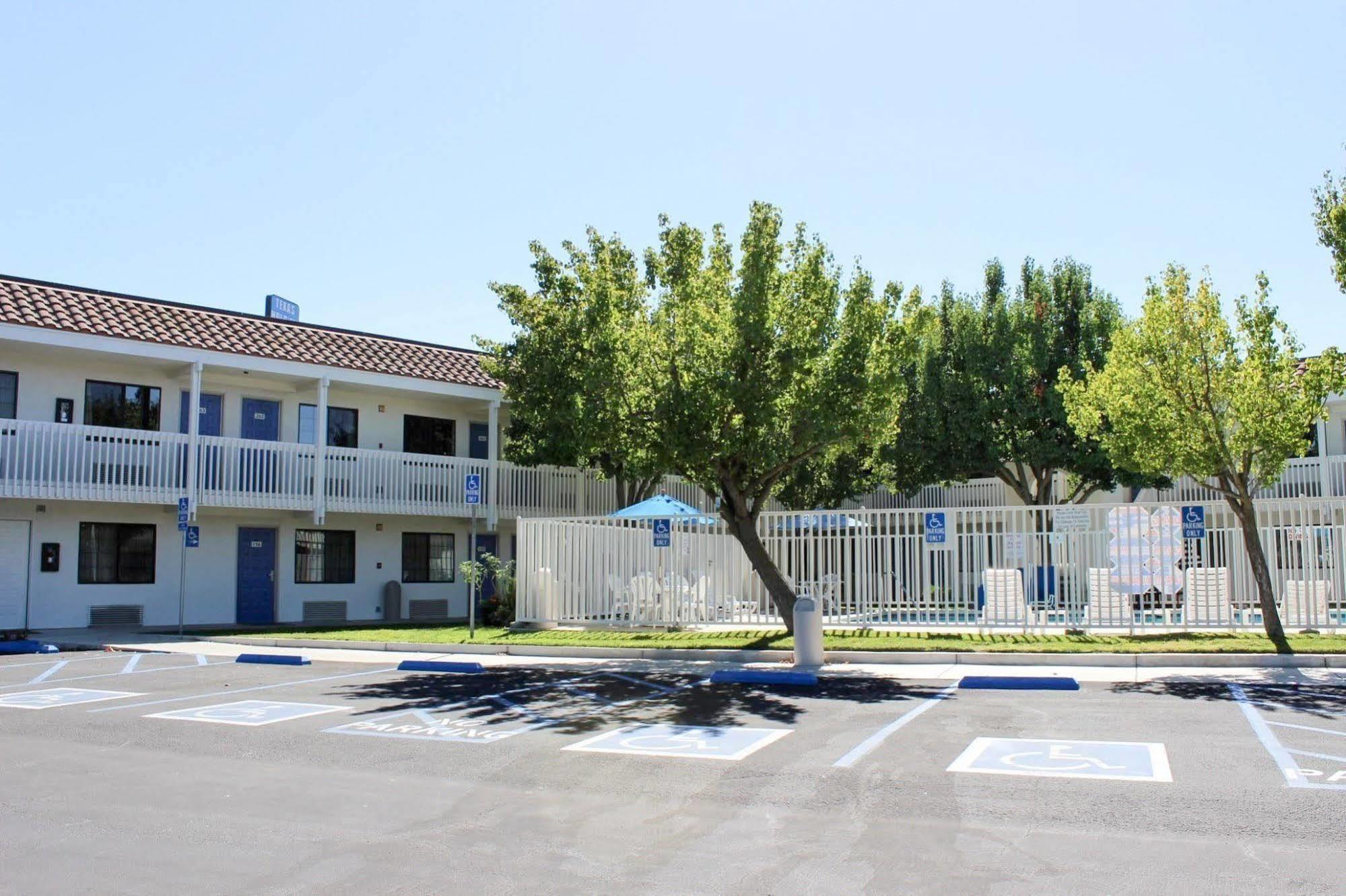 6-paso Robles, Ca Hotel