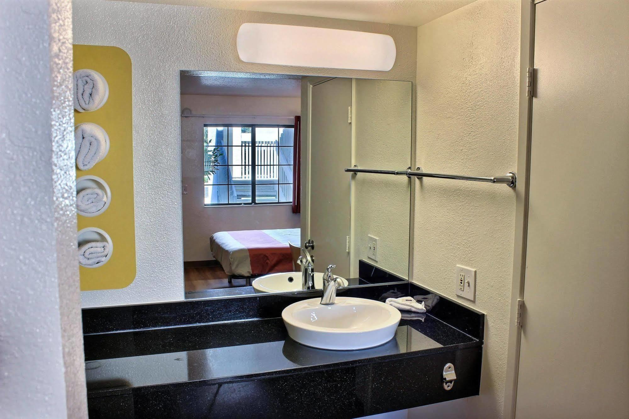 Hotel 6-paso Robles, Ca