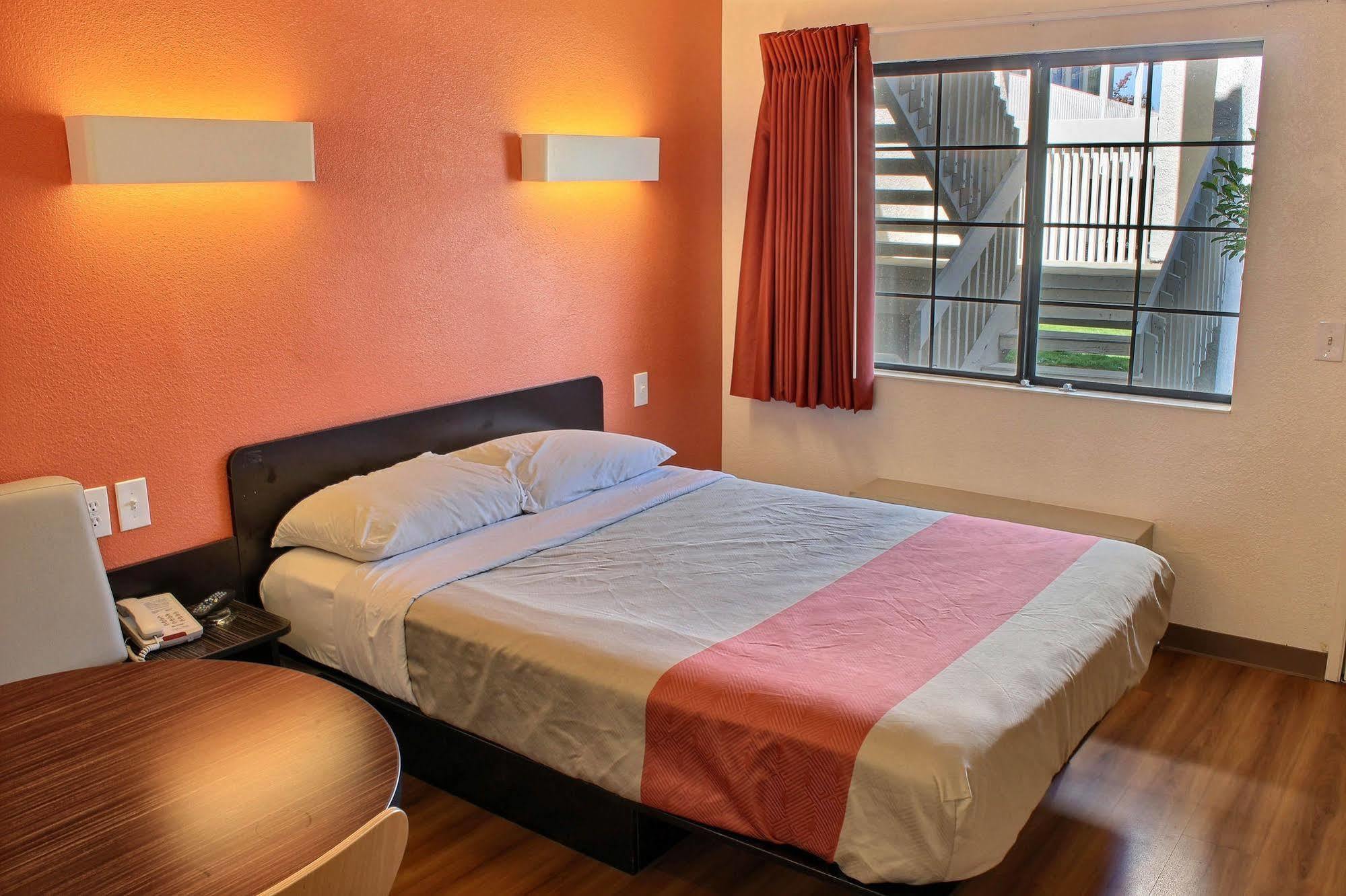 Hotel 6-paso Robles, Ca