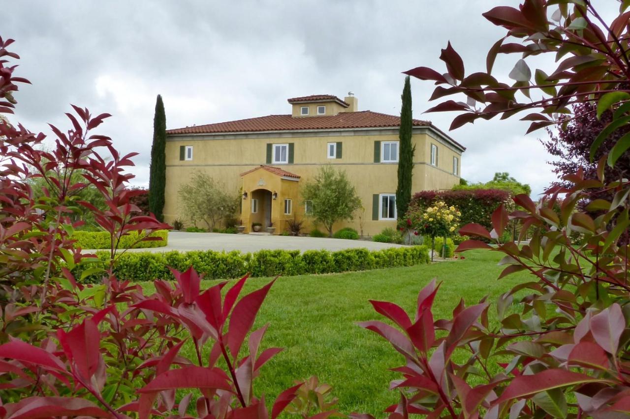 Sundance Bed & Breakfast 4*