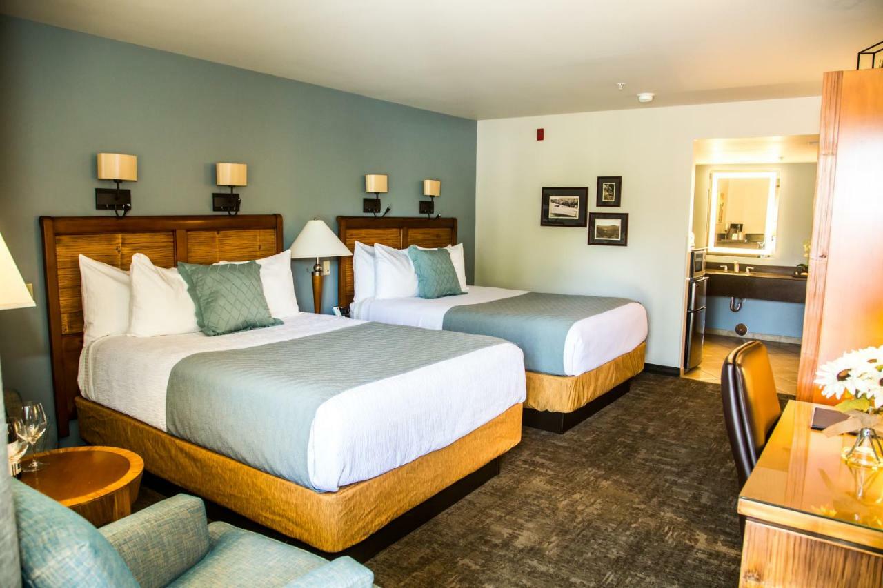 Hotel Adelaide 3*