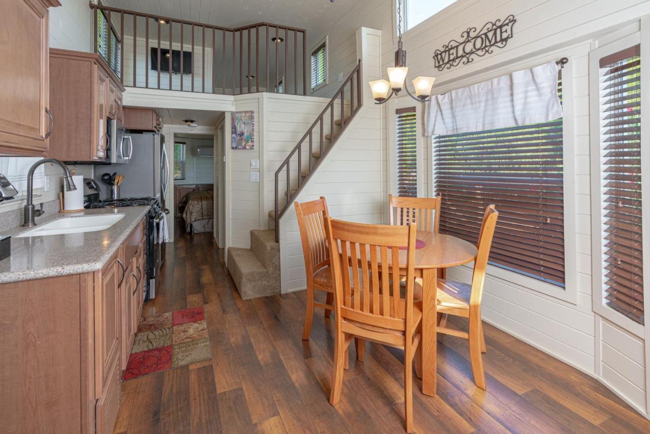 Vines Rv