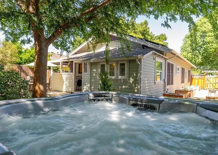 Vine Street Bungalow-Hot Tub, Ev, Walk To Town