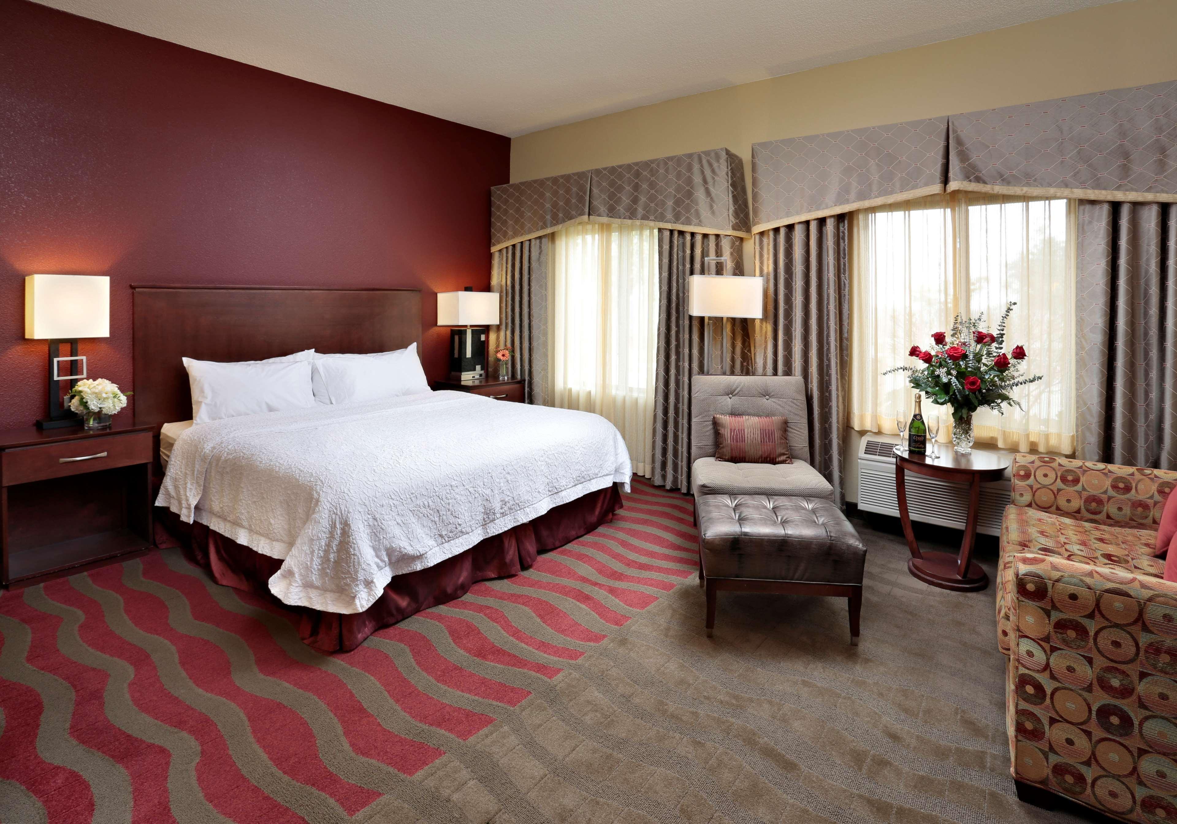 Hampton & Hotel 3*