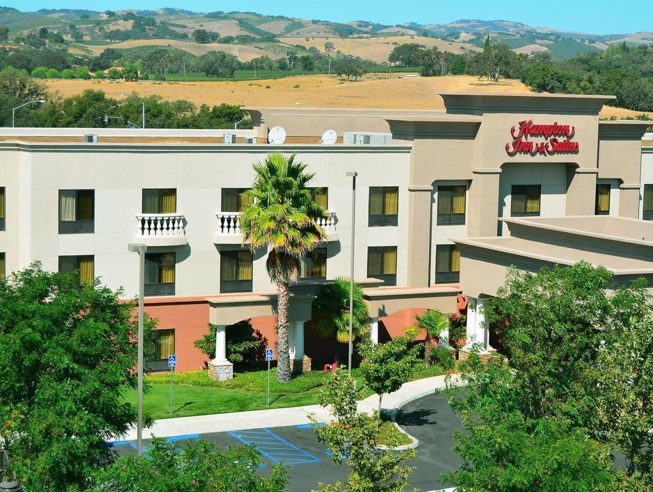 Hampton & Hotel 3*