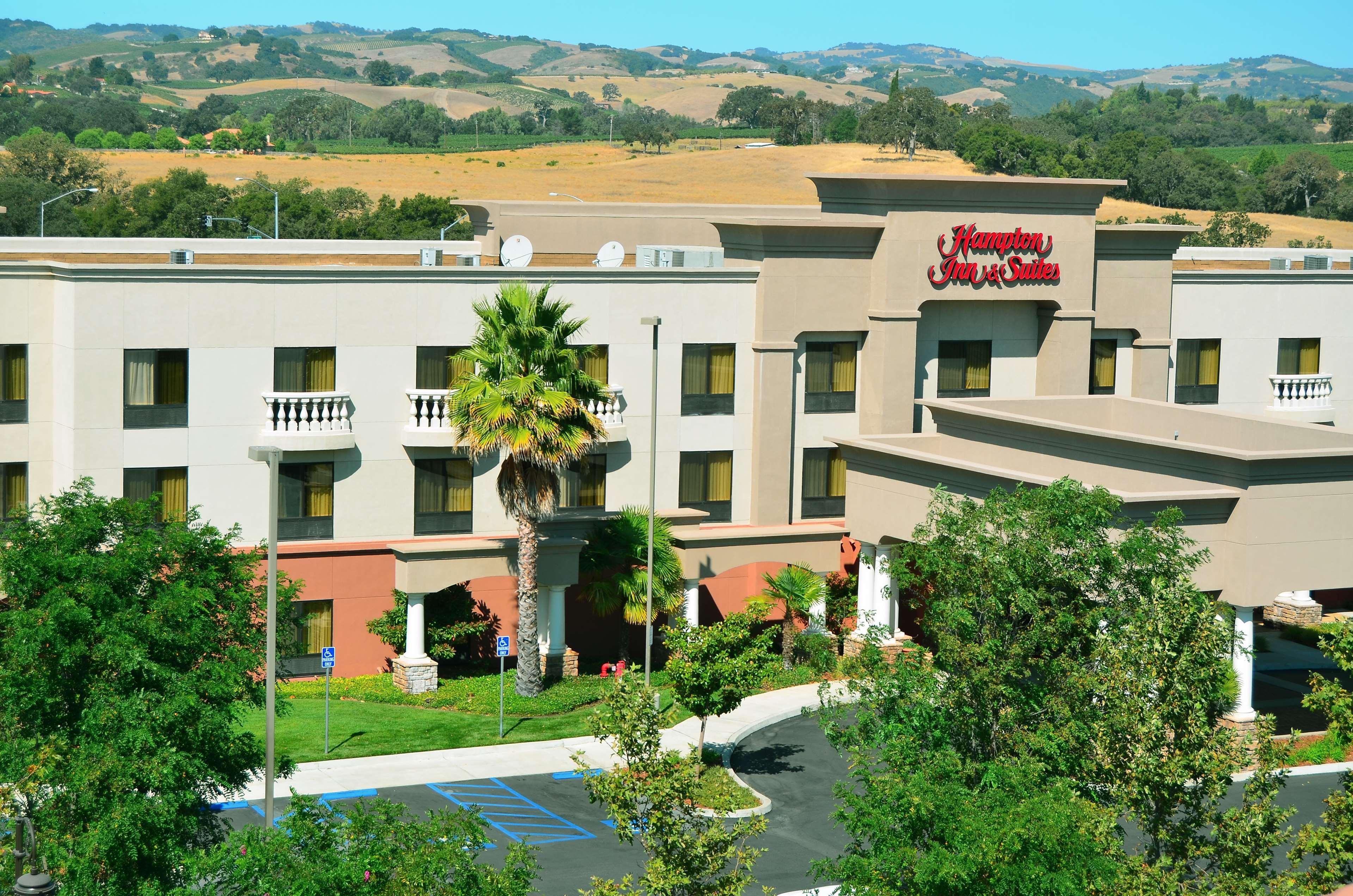 Hampton & Hotel 3*